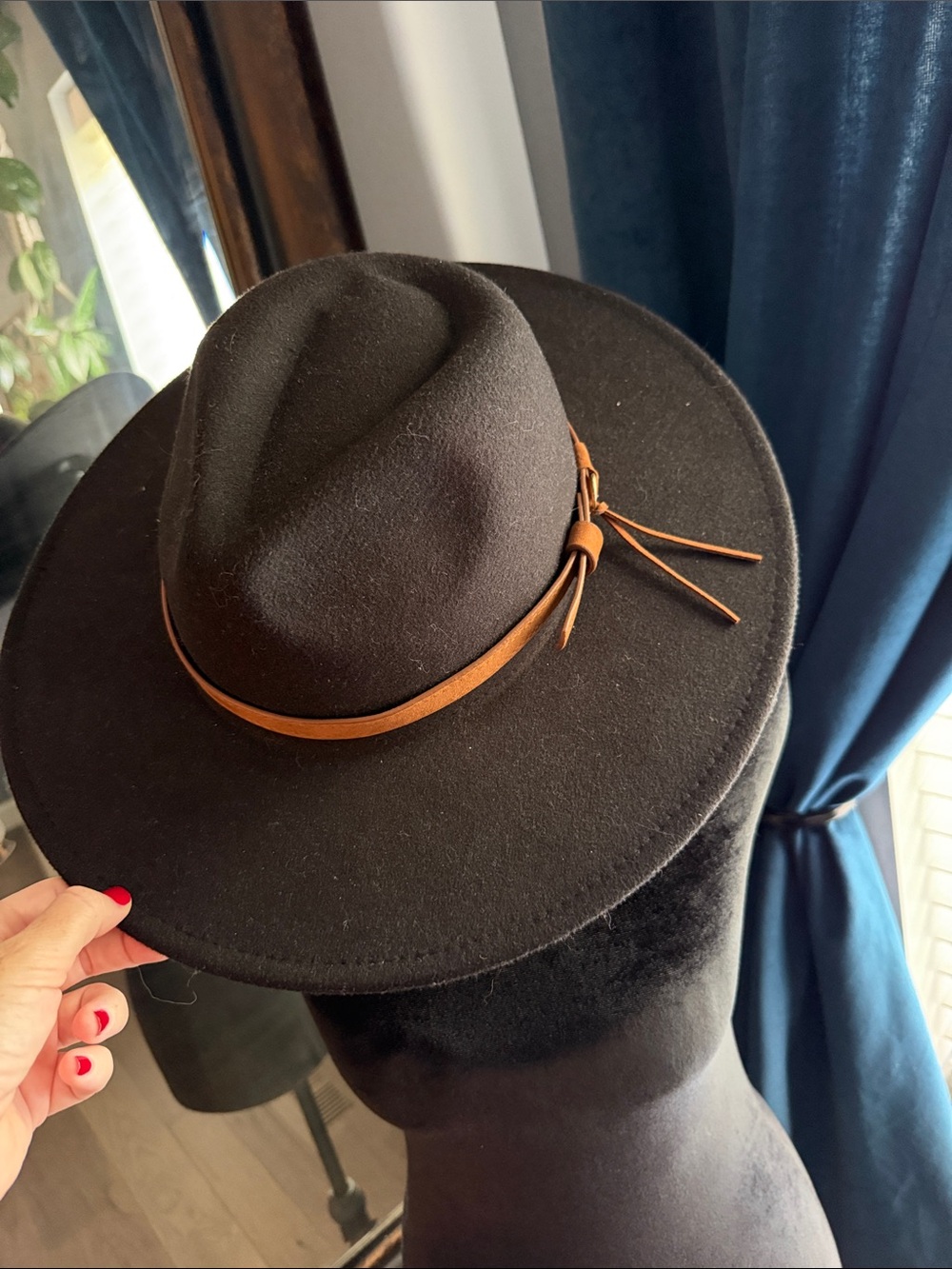 Black Wide-Brim felt with Tan Band